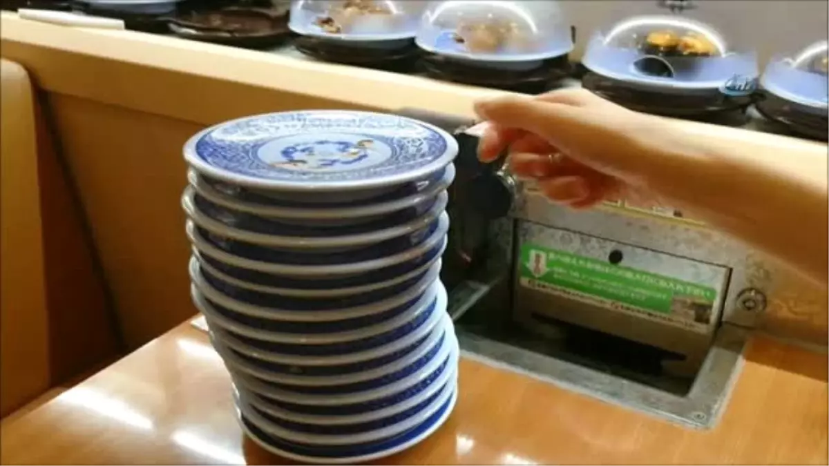 Tokyo\'nun Garsonsuz "Jetgil" Restoranı