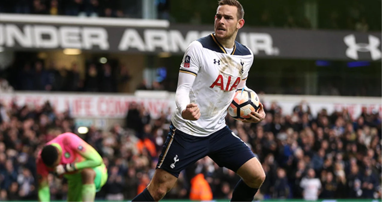 Tottenham, Vincent Janssen\'e Forma Numarası Vermedi