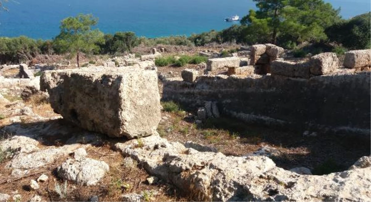 3 Bin Yıllık Tersanede 220 Sarnıç ve 14 Sandal Çekeki Bulundu