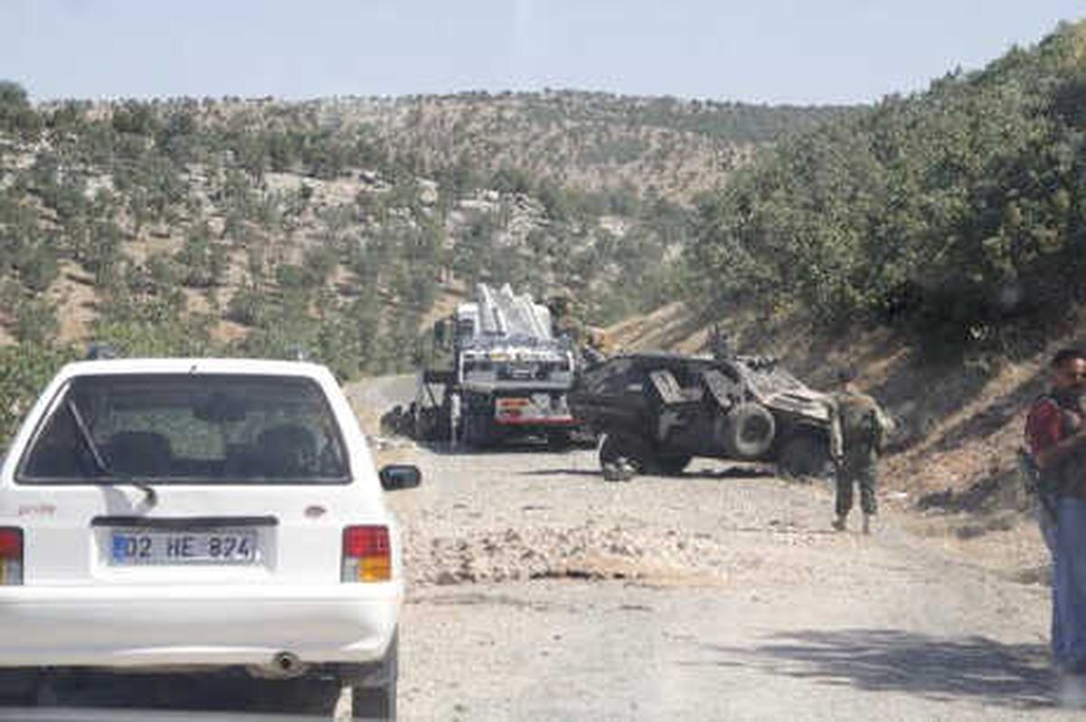 Adıyaman\'da Çatışma: 4 Şehit, 3 Yaralı (5)
