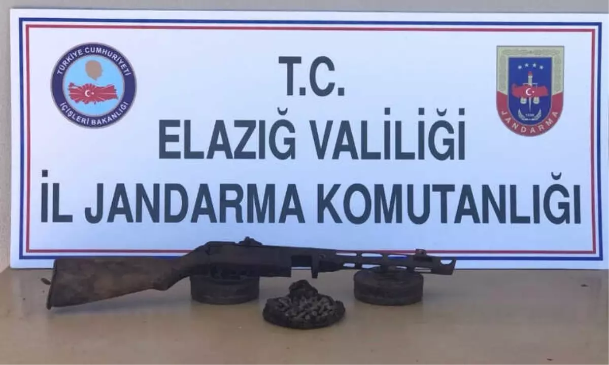 Elazığ\'da Operasyon, Uyuşturucu ve Makineli Tüfek Ele Geçirildi