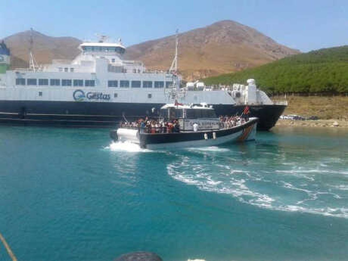Gökçeada\'da Feribot Karaya Oturdu (2)- Yeniden