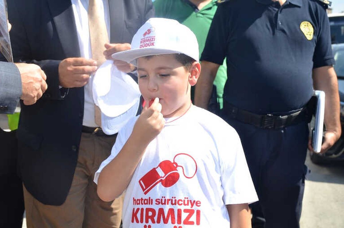 Hatalı Sürücüye Kırmızı Düdük