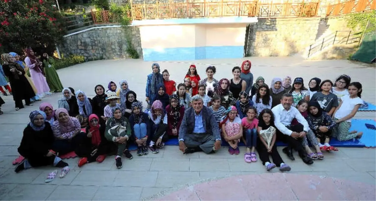 Karaosmanoğlu\'ndan Diriliş 3 Gençlik Kampı\'na Ziyaret