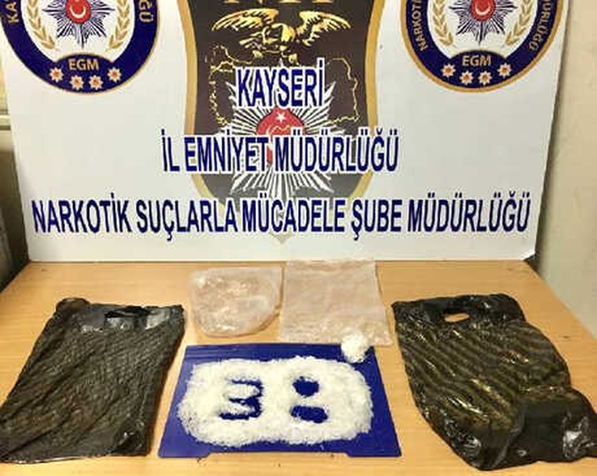 Kayseri\'de Uyuşturucu Operasyonuna 2 Gözaltı
