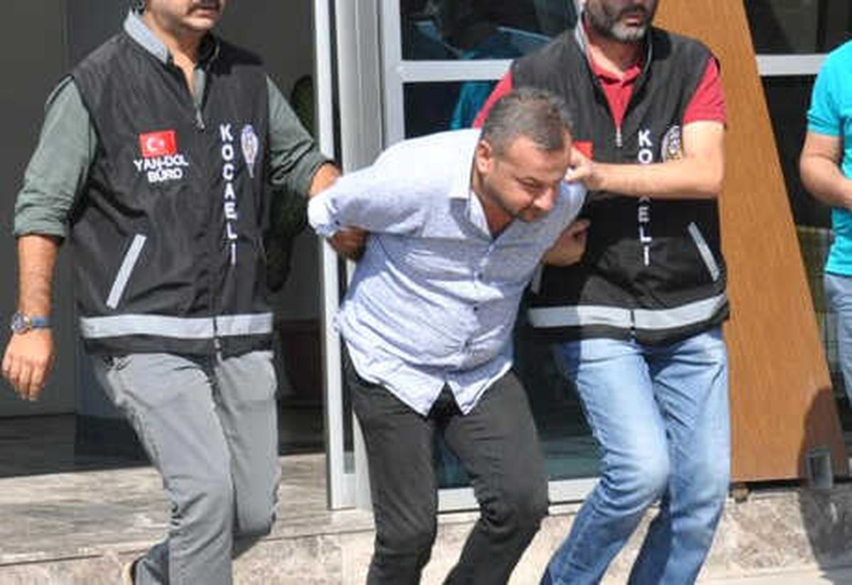 Kendilerini \'Vali\' Diye Tanıtıp, İş İnsanlarını Dolandırdılar