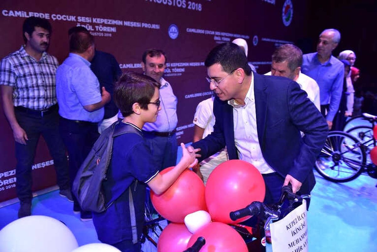 Kepez\'in Başarılı Öğrencileri Ödüllendirildi