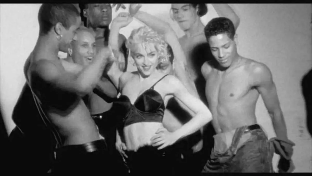 Madonna\'dan 60. Yaş Gününde Ezanlı Video