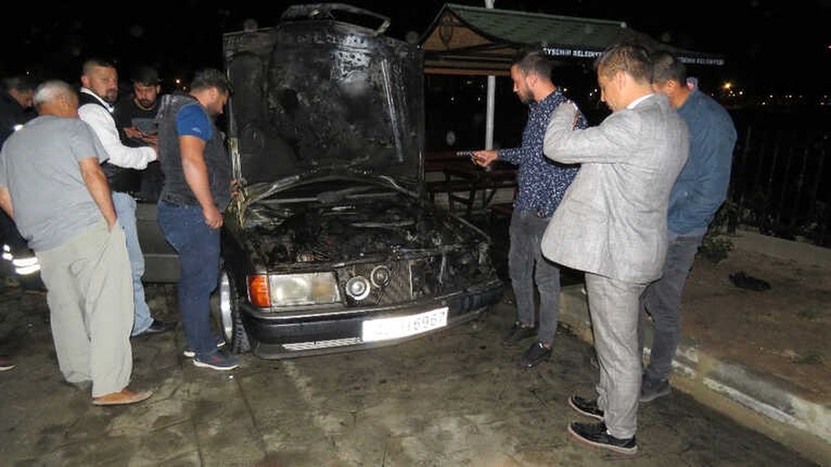 Park Halindeki Otomobilde Yangın