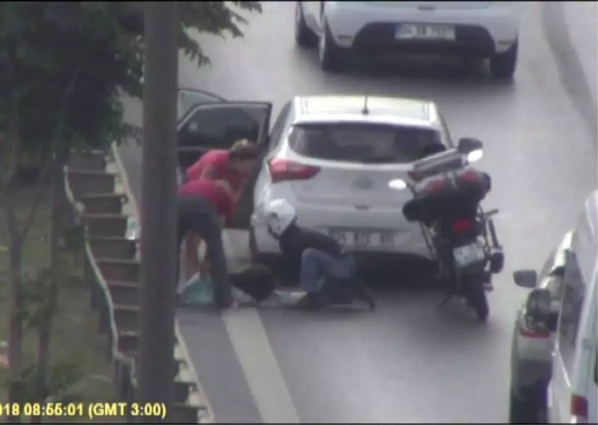 Tem Otoyolunda \'İnsanlık Ölmedi\' Dedirten Görüntüler