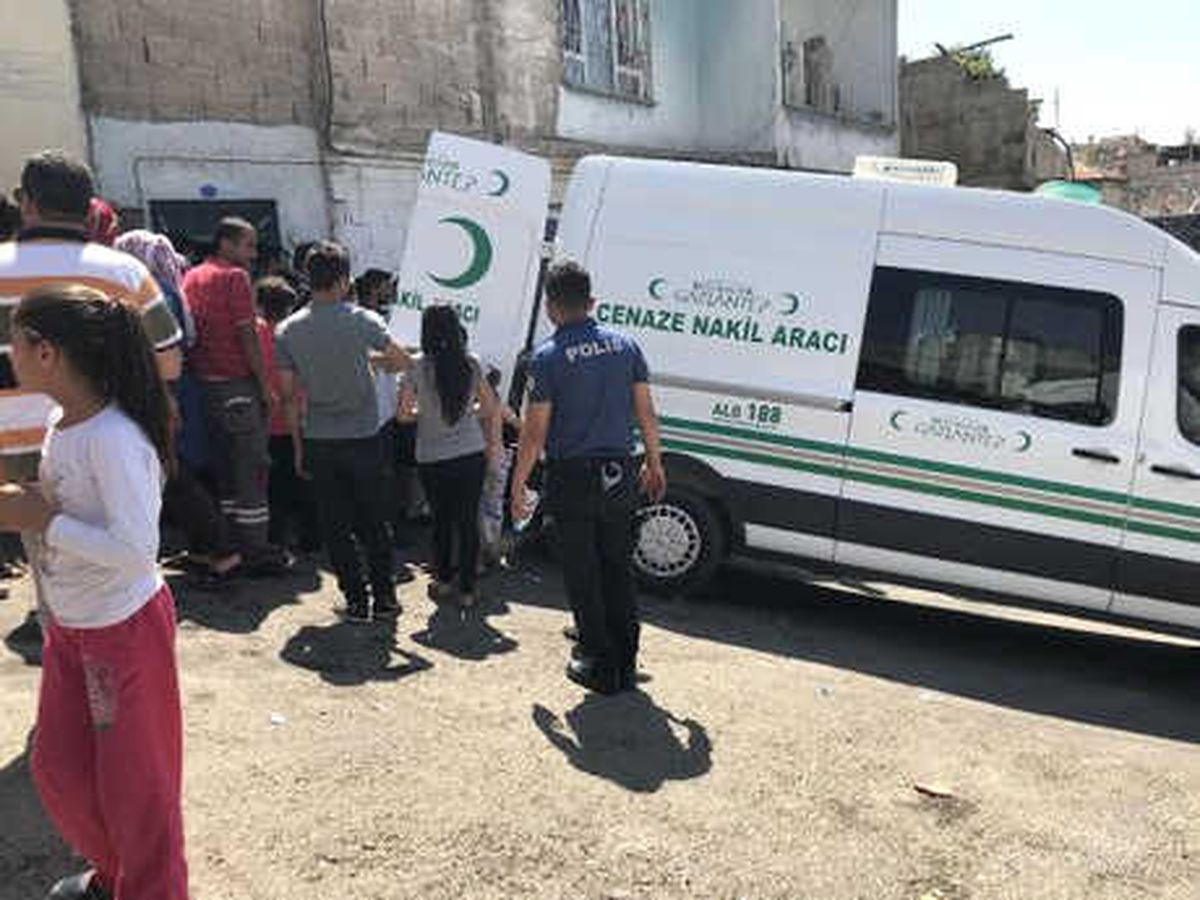 16 Yaşındaki Gizem, Tabancayla İntihar Etti