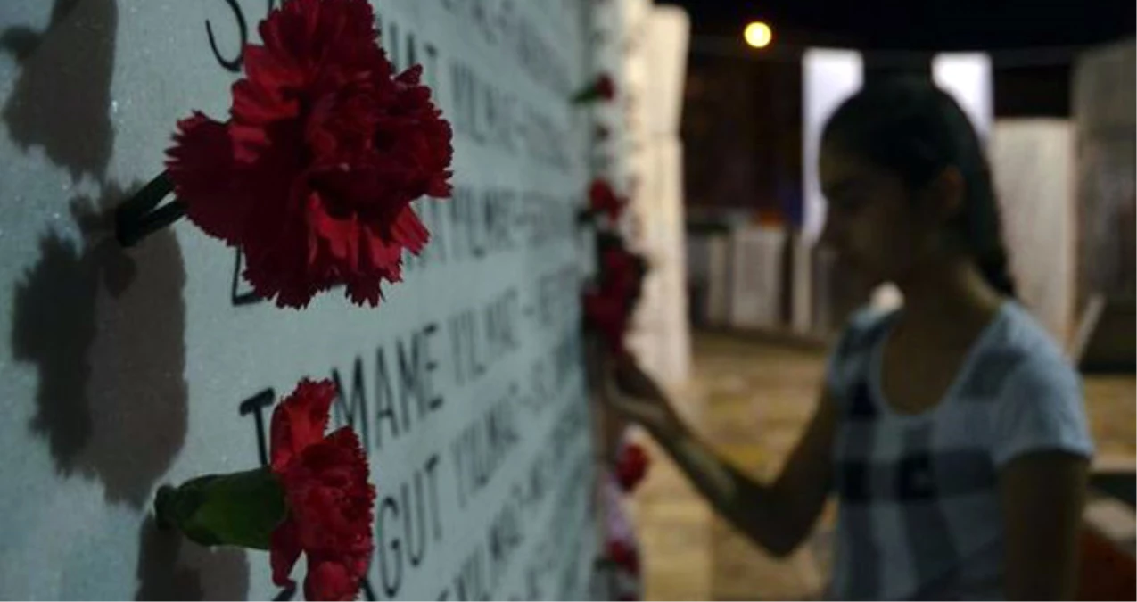 17 Ağustos Marmara Depremi\'nde Hayatını Kaybedenler Anıldı