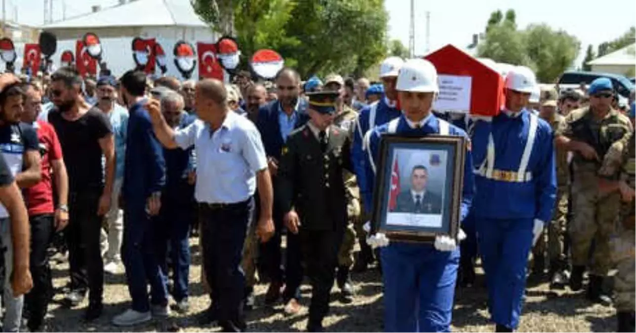 Ağrı Şehidi, Son Yolculuğuna Kürtçe Ağıtlarla Uğurlandı- Yeniden