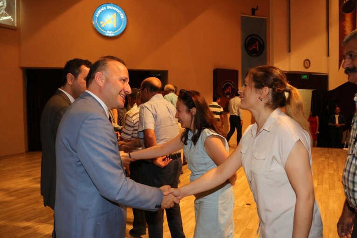 Akdeniz Üniversitesi\'nde Bayramlaşma Töreni