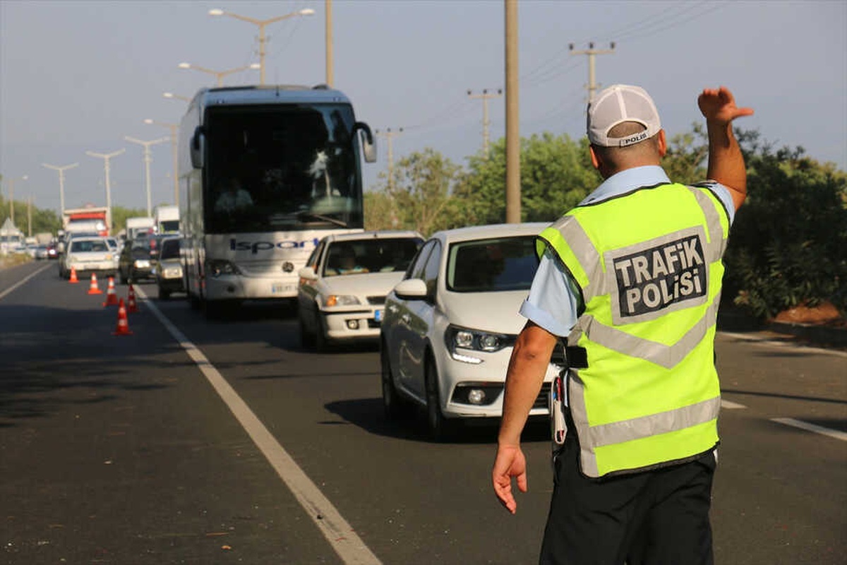 Aydın\'da Zincirleme Trafik Kazası: 1 Ölü, 9 Yaralı