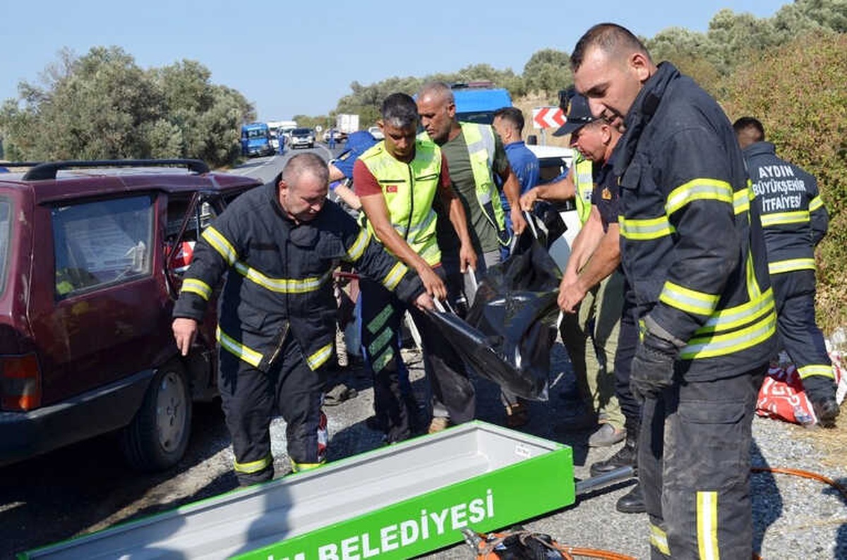 Aydın\'daki Trafik Kazasında 2 Kişi Hayatını Kaybetti