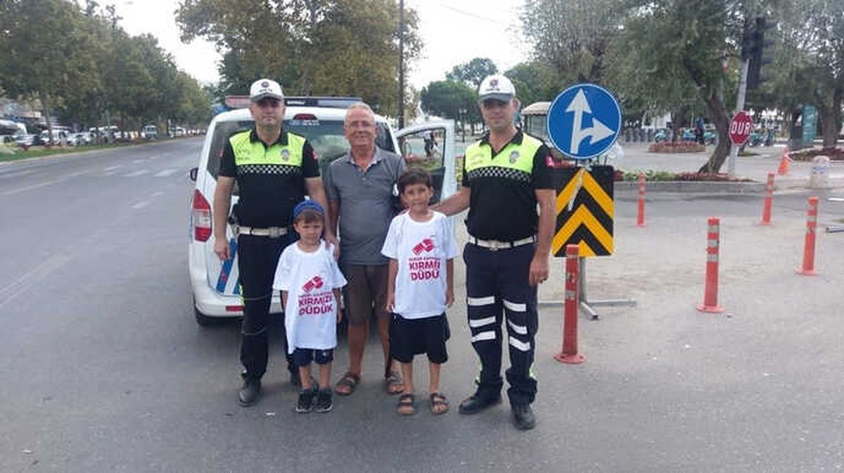 Bayram Boyunca Hatalı Sürücüye Kırmızı Düdük