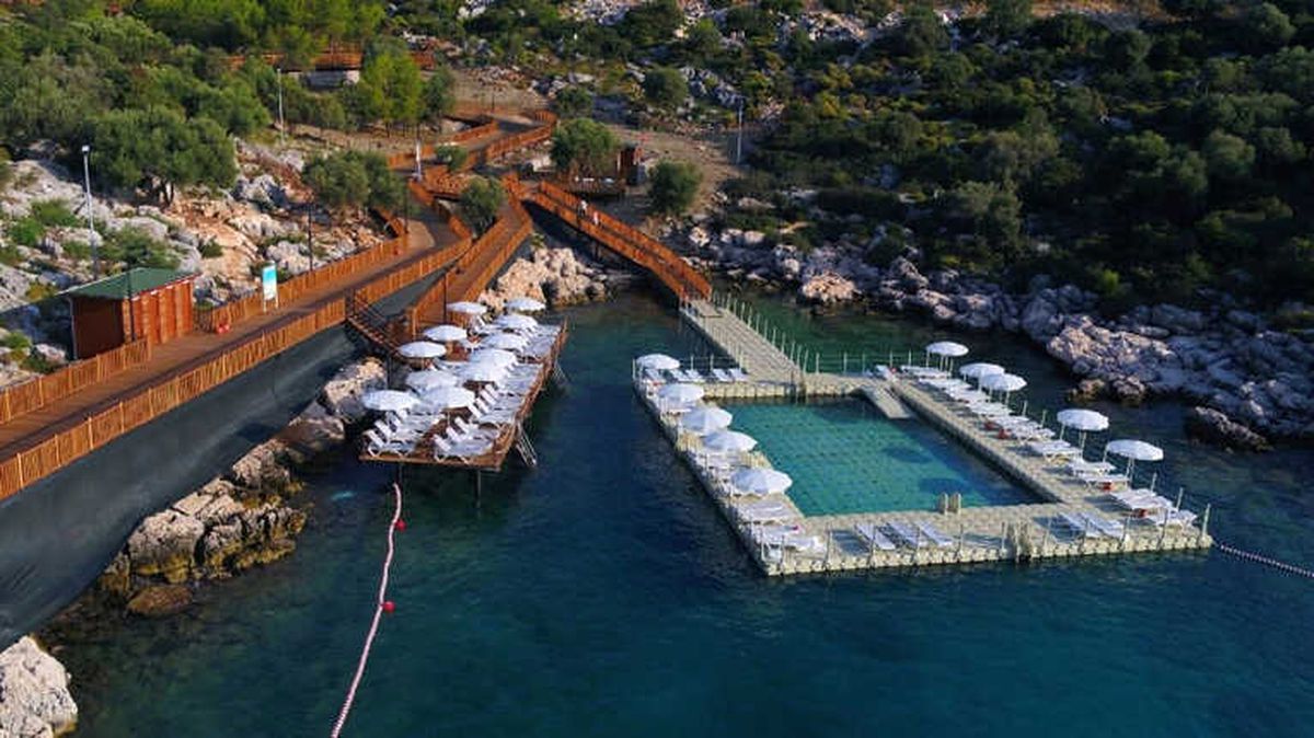 Binlerce Kadını Ağırlayan Plaj Rekor Kırıyor