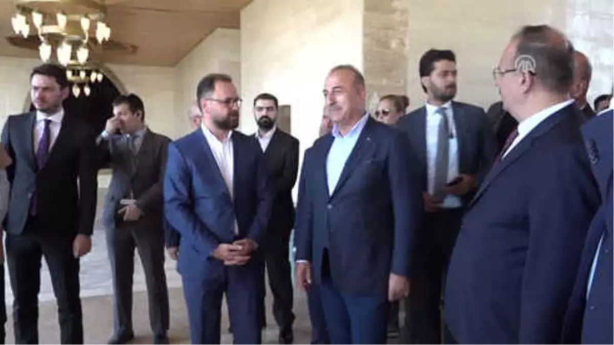 Çavuşoğlu, İrfan Medeniyeti Araştırma Merkezi\'ni Ziyaret Etti