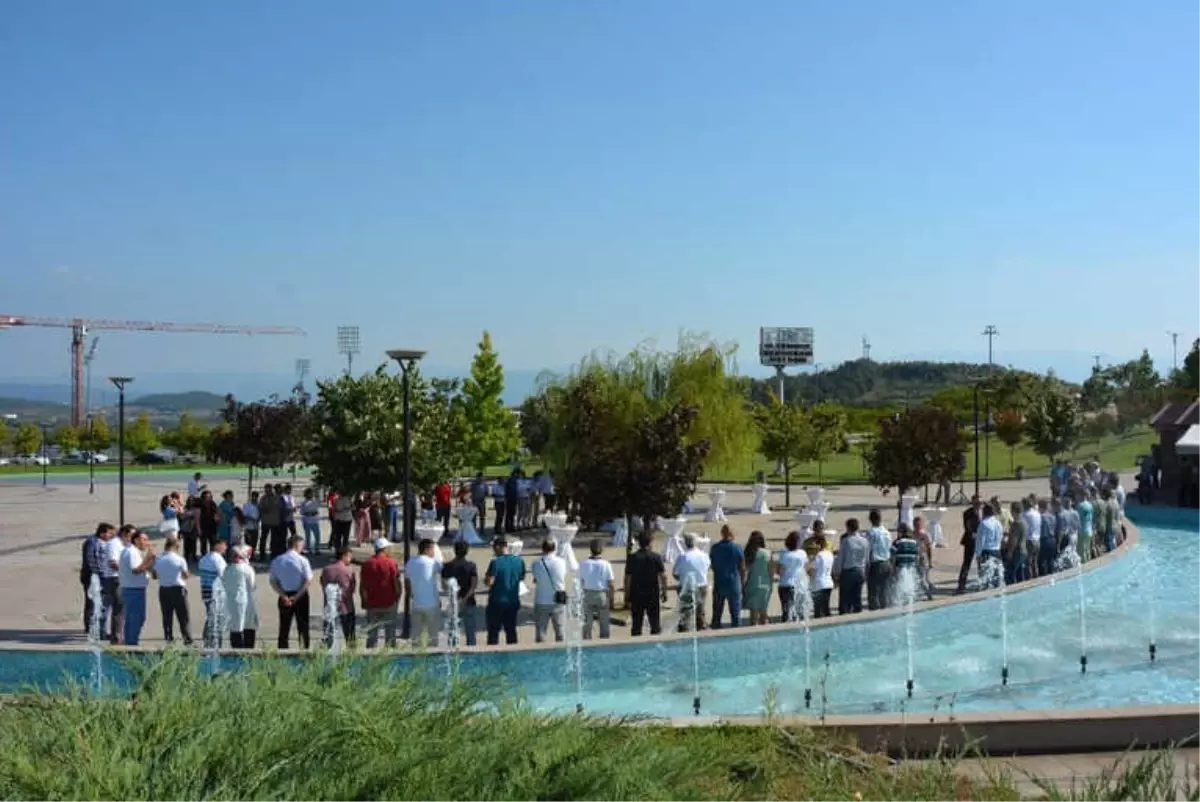 Düzce Üniversitesi Mensupları Bayramlaşma Töreninde Bir Araya Geldi