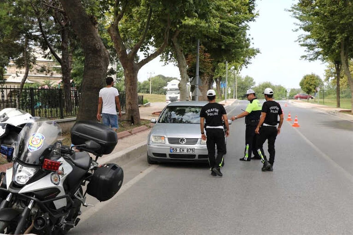 Edirne\'de Tescilsiz ve Abart Egzozlu Araçlara Geçit Yok