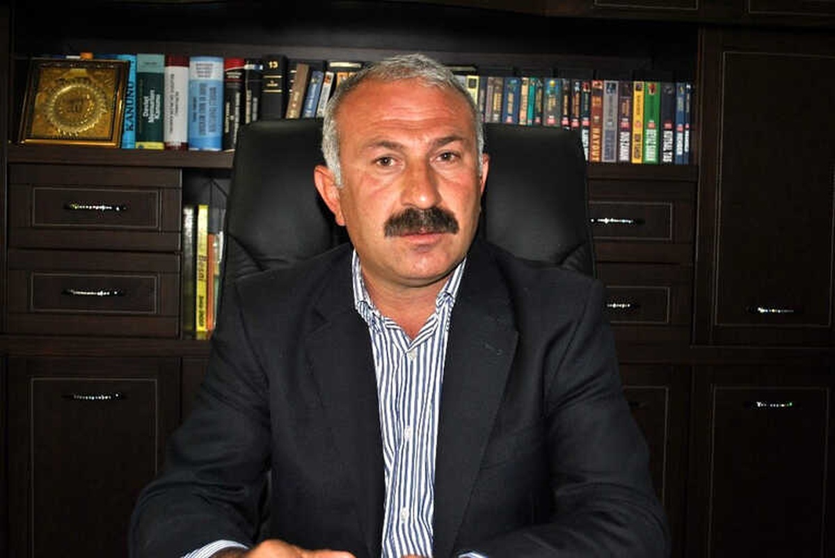 Hdp\'li Belediye Başkanı Gözaltına Alındı
