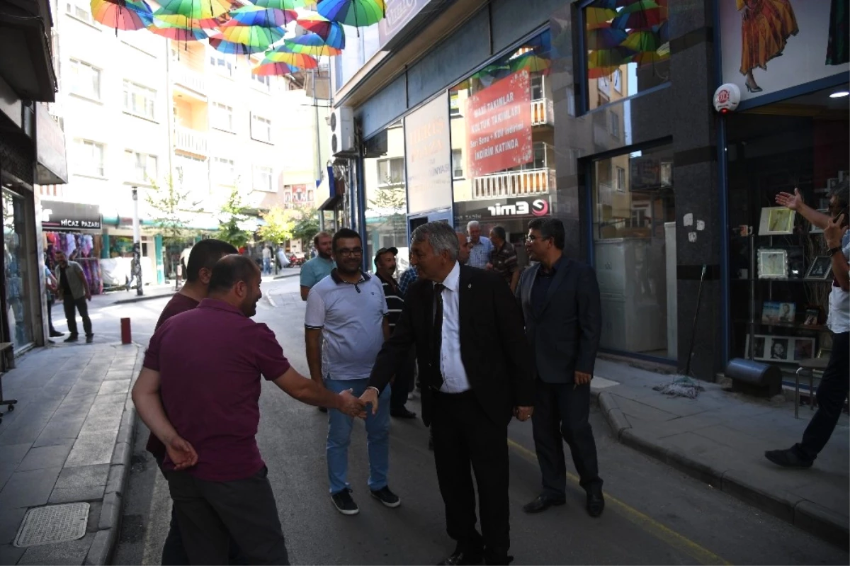 Isparta\'daki Şemsiyeli Sokak, Belediye - Esnaf İşbirliğinde Güzelleştirilecek