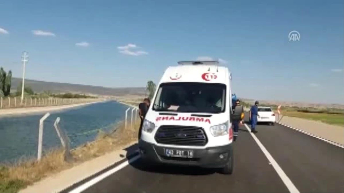 Konya\'da Otomobil Sulama Kanalına Devrildi: 2 Ölü