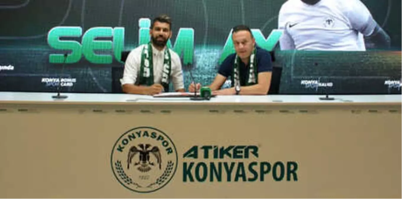 Konyaspor\'da Üç İmza Birden...