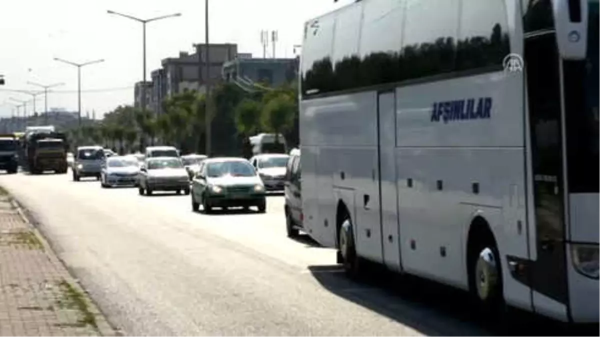 Manisa\'da Bayram Trafiği Yoğunluğu