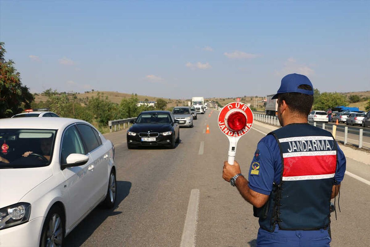 Manisa\'da Drone Destekli Trafik Kontrolü
