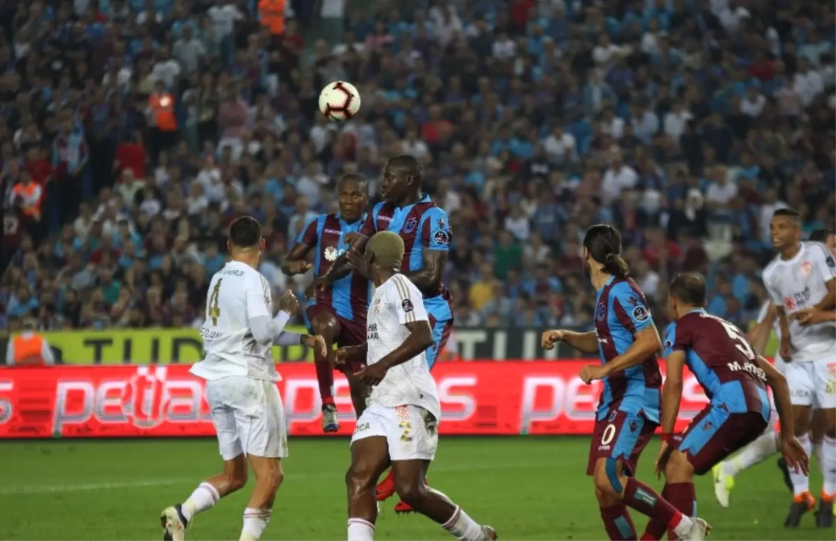 Spor Toto Süper Lig: Trabzonspor: 3 - Demir Grup Sivasspor: 1 (İlk Yarı)