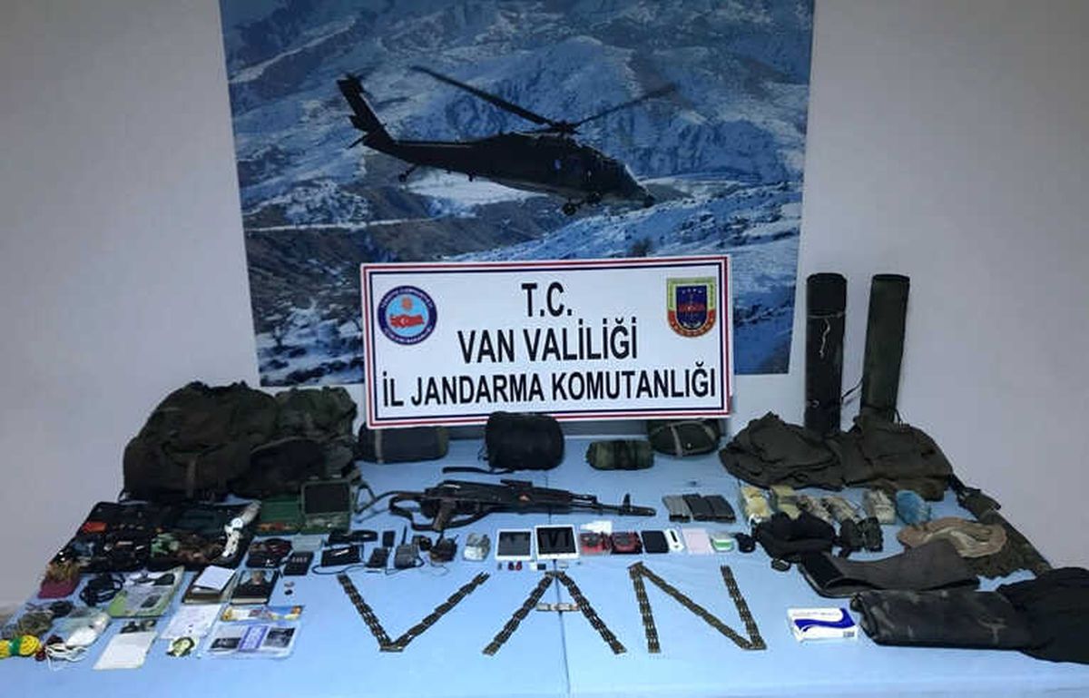 Van\'da Etkisiz Hale Getirilen Teröristlerin Sığınağı Bulundu