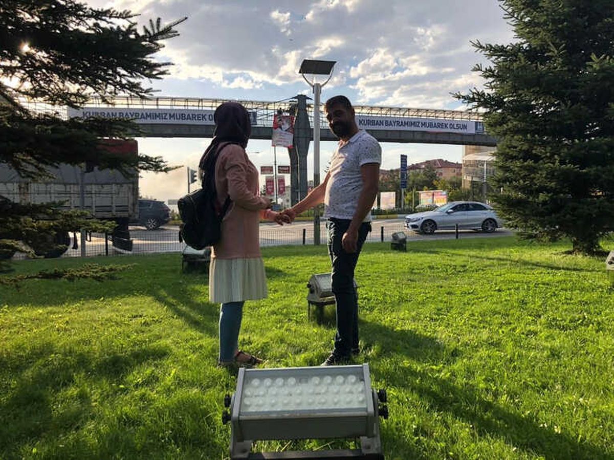 Afişli Sürpriz Evlenme Teklifi