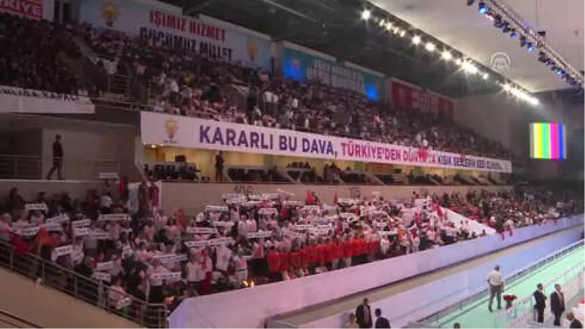 AK Parti 6. Olağan Büyük Kongresi - Partililer, Ankara Spor Salonu\'na Alınmaya Başlandı (2)