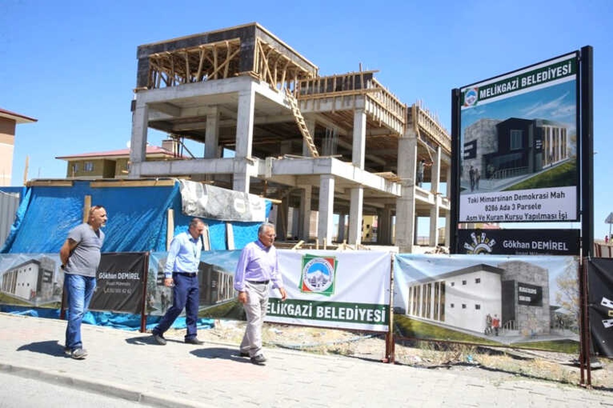 Başkan Büyükkılıç Aile Sağlık Merkezi ile Kuran Kursu İnşaatında İncelemede Bulundu