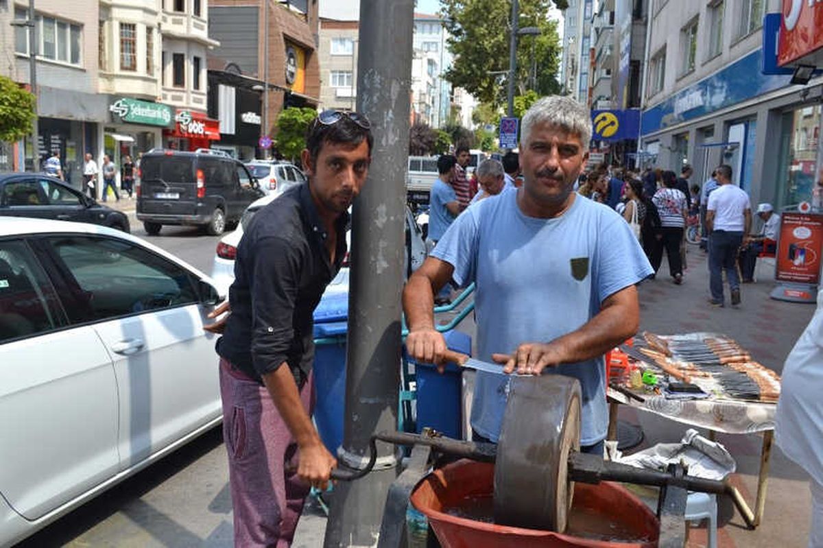 Bileyiciler Kurban Mesaisinde