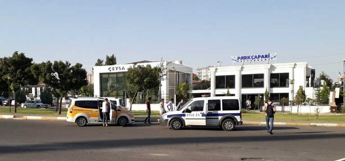Diyarbakır\'da Alacak Verecek Kavgası: 3 Yaralı