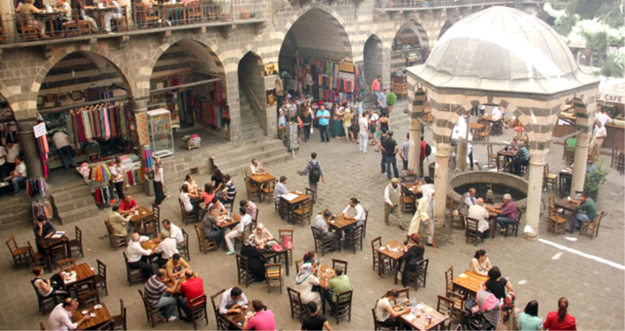 Diyarbakır\'da Terör Bitti, Sanatçılar Gelmek İçin Sıraya Girdi