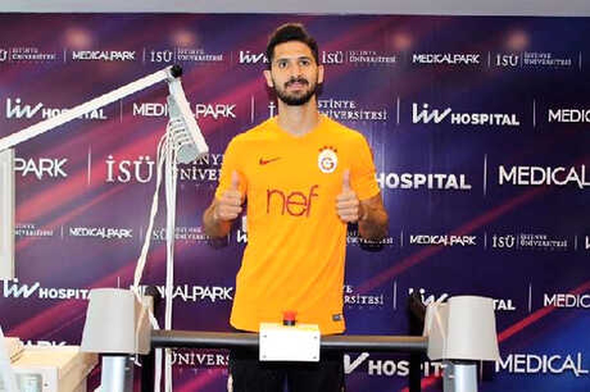 Emre Akbaba Sağlık Kontrolünden Geçti