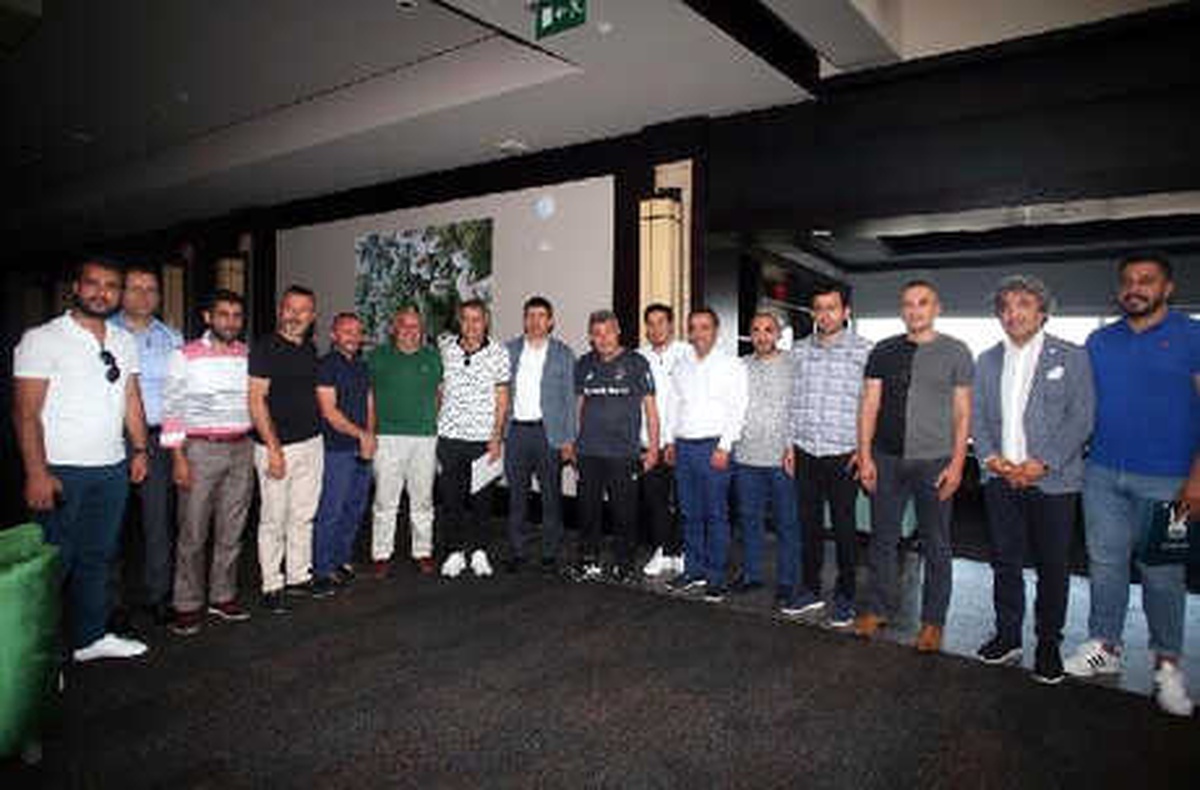 Erzurumspor Başkanı Mevlüt Doğan, Beşiktaş\'ı Ziyaret Etti