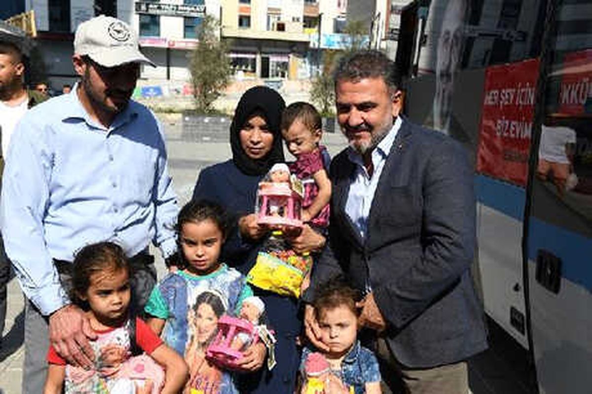 Esenyurt\'ta 3 Bin Suriyeli Bayram Öncesi Vatanlarına Döndü
