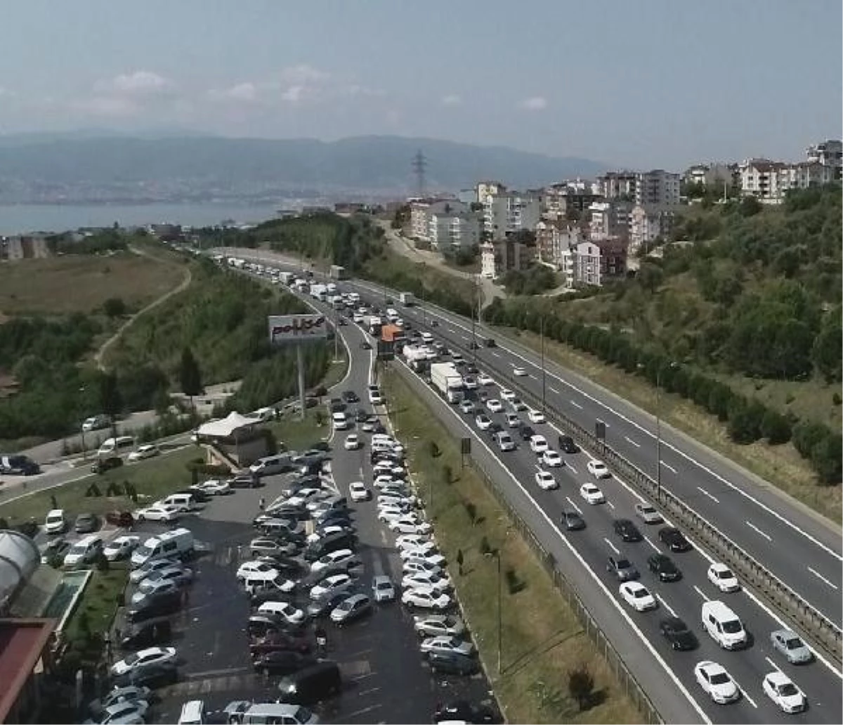 Kocaeli\'de Trafik Adım Adım İlerledi