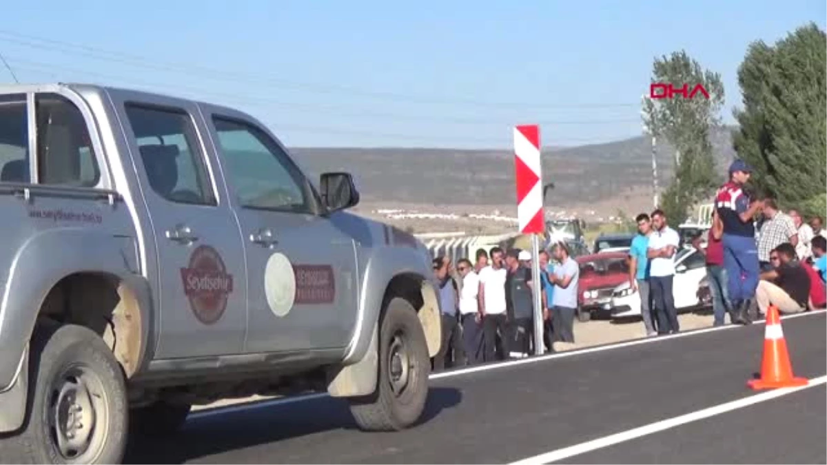 Konya Otomobil Su Kanalına Uçtu, Yaşlı Çift Yaşamını Yitirdi Hd