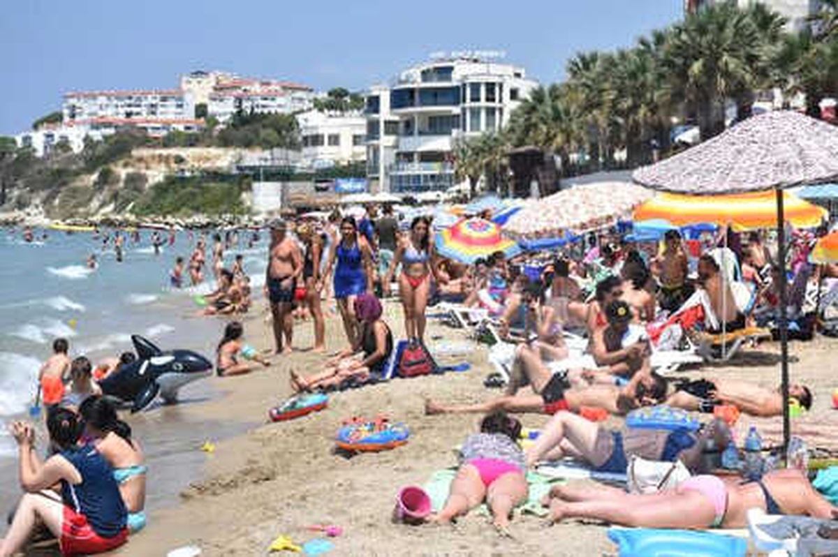 Kuşadası\'nda Bayram Tatili Yoğunluğu