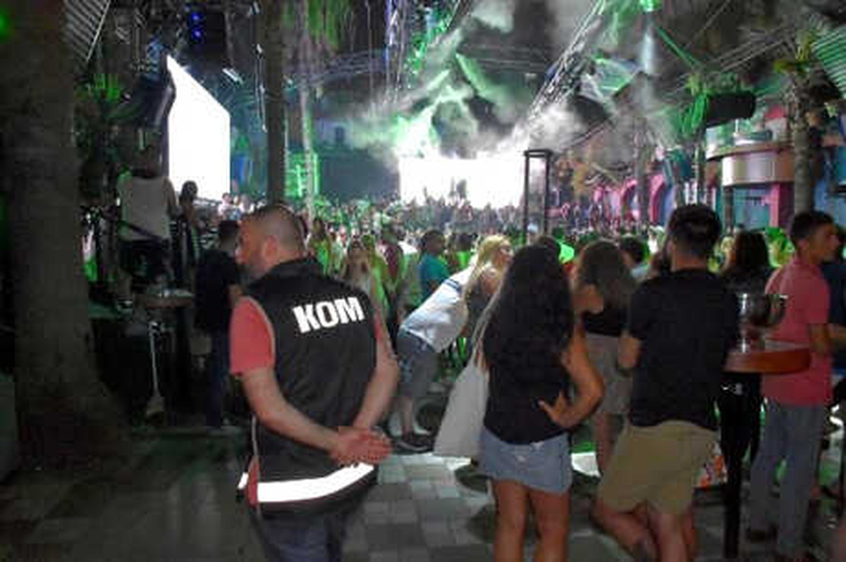 Marmaris\'te Eğlence Mekanlarında Narkotik Köpeği ile Denetim