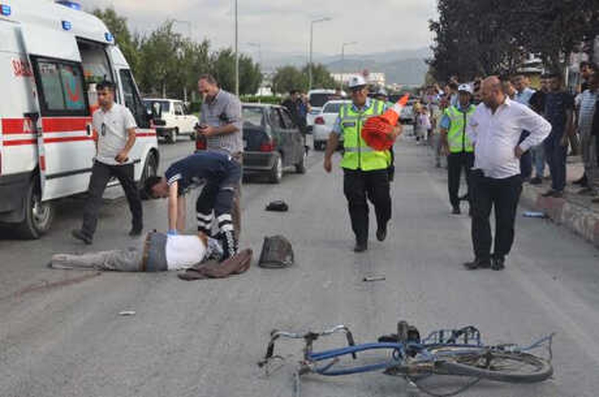 Otomobilin Çarptığı Yaşlı Adam Öldü