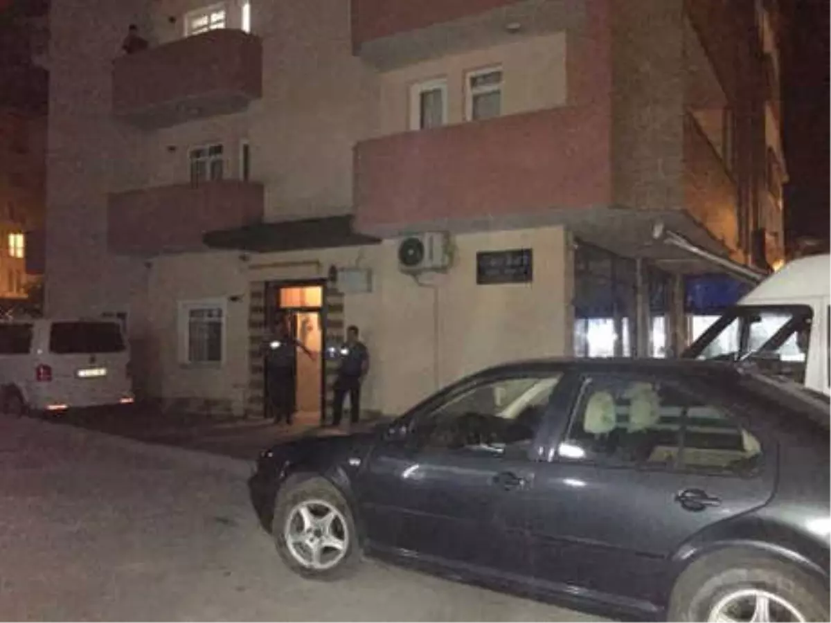 Tartıştığı Polis Sevgilisinin Tabancasıyla İntihar Etti