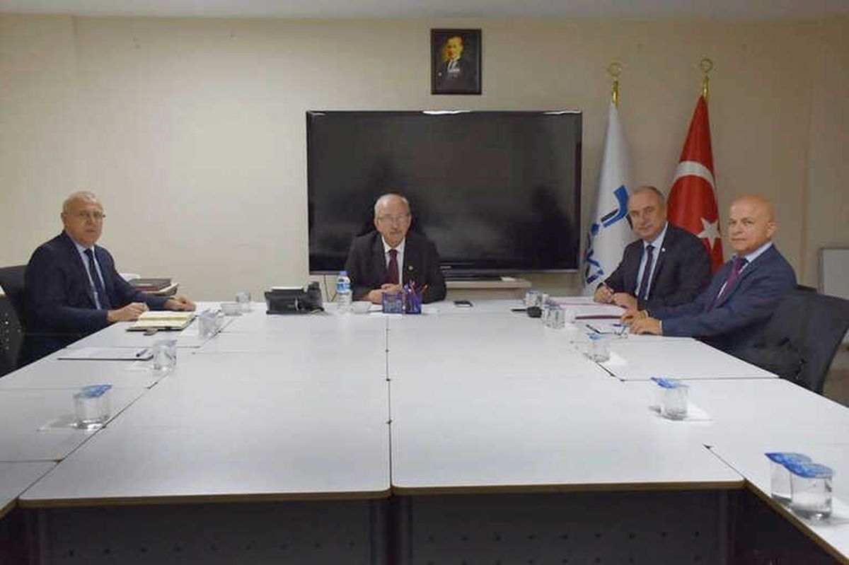 Teski\'ye Bayramda da Durmak Yok