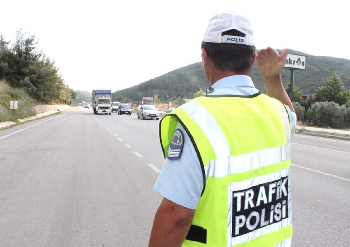 Trafik Polisinden Tatilcilere: "İki Saatte Bir Mola Verin"